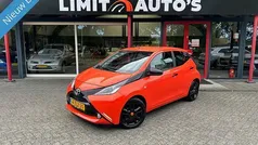 Oranje Gebruikt 2015 Toyota Aygo X-cite Hatchback | € 6.999 (Eerlijke prijs)