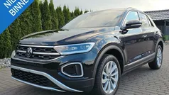 Zwart Gebruikt 2022 VW T-Roc Edition SUV | € 29.450 (Eerlijke prijs)