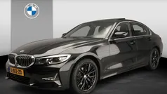 Zwart Gebruikt 2021 BMW 320 Executive Sedan | € 31.900 (Eerlijke prijs)