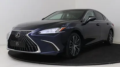 Blauw Nieuw 2025 Lexus ES300H Sedan | € 61.990 (Eerlijke prijs)