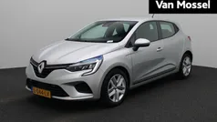 Grijs Gebruikt 2021 Renault Clio V Zen Hatchback | € 14.735 (Eerlijke prijs)