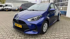 Blauw Gebruikt 2022 Toyota Yaris Hybrid Hatchback | € 21.385 (Eerlijke prijs)