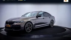 Grijs Gebruikt 2023 BMW 545e Executive Sedan | € 59.950 (Eerlijke prijs)