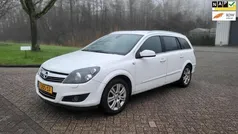 Wit Gebruikt 2009 Opel Astra Executive Stationwagen | € 1.599 (Eerlijke prijs)