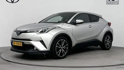 Grijs metallic Gebruikt 2017 Toyota C-HR Executive SUV | € 17.780 (Eerlijke prijs)