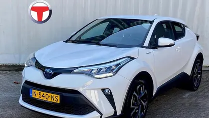 Gebruikt 2021 Toyota C-HR SUV | € 20.695 (Eerlijke prijs)