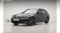 Zwart Gebruikt 2023 BMW 330e M Sport Stationwagen | € 41.895 (Eerlijke prijs)