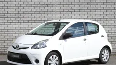 Wit Gebruikt 2014 Toyota Aygo Hatchback | € 6.540 (Goede deal)