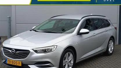 Grijs Occasion 2018 Opel Insignia Edition Stationwagen | € 18.035 (Eerlijke prijs)