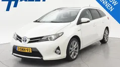 Wit Gebruikt 2013 Toyota Auris Hybrid Stationwagen | € 10.950 (Eerlijke prijs)