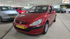 Rood Gebruikt 2002 Peugeot 307 Hatchback | € 2.450 (Eerlijke prijs)