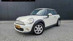 Wit, metallic lak Gebruikt 2011 Mini ONE Business Hatchback | € 3.950 (Goede deal)