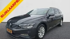 Grijs, metallic lak Gebruikt 2020 VW Passat Business+ Stationwagen | € 24.888 (Eerlijke prijs)