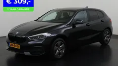 Blacksapphire metallic (475) Gebruikt 2022 BMW 118 Hatchback | € 24.945 (Goede deal)