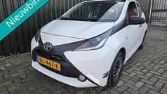 Gebruikt 2017 Toyota Aygo X-play Hatchback | € 7.290 (Eerlijke prijs)