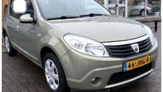 Beige Gebruikt 2009 Dacia Sandero Lauréate Hatchback | € 2.999 (Eerlijke prijs)