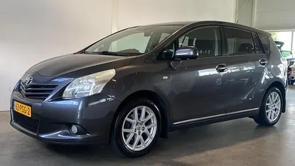 Grijs Gebruikt 2011 Toyota Verso MPV | € 8.450 (Eerlijke prijs)