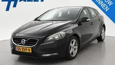 Zwart Gebruikt 2012 Volvo V40 Stationwagen | € 6.450 (Eerlijke prijs)