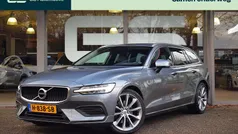 Grijs Gebruikt 2020 Volvo V60 Momentum Stationwagen | € 29.405 (Goede deal)