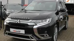 Zwart Gebruikt 2019 Mitsubishi Outlander Edition SUV | € 23.700 (Eerlijke prijs)
