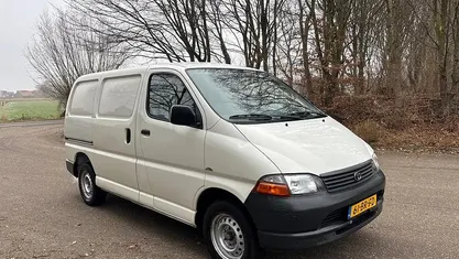 Occasion 2004 Toyota HiAce Sedan | € 7.000 (Eerlijke prijs)