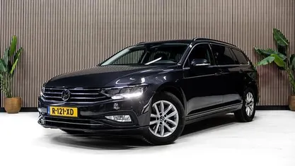 Grijs Gebruikt 2021 VW Passat Business Stationwagen | € 25.950 (Eerlijke prijs)