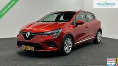 Rood Gebruikt 2020 Renault Clio V Zen Hatchback | € 12.000 (Goede deal)