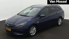 Blauw Gebruikt 2020 Opel Astra Edition Stationwagen | € 14.440 (Eerlijke prijs)