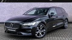 Zwart Gebruikt 2020 Volvo V60 R-Design Stationwagen | € 33.894 (Eerlijke prijs)