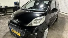 Zwart Gebruikt 2012 Peugeot 107 Hatchback | € 3.450 (Eerlijke prijs)