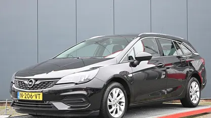 Occasion Opel Astra Business Elegance 146 PK (107 kW) 2022 Zwart (metallic) Stationwagen