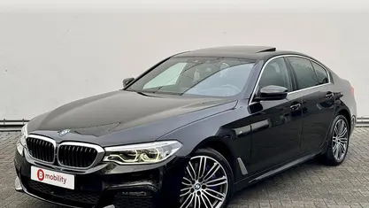 Zwart (metallic) Gebruikt 2020 BMW 540 Executive Sedan | € 39.695 (Super prijs)