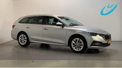 Grijs Gebruikt 2020 Skoda Octavia First Edition Stationwagen | € 15.450 (Goede deal)