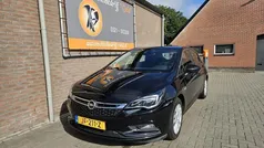 Zwart, metallic lak Gebruikt 2016 Opel Astra Edition Hatchback | € 4.995 (Eerlijke prijs)
