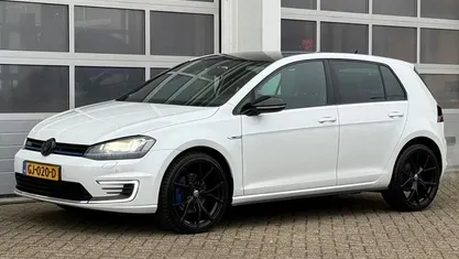 Occasion 2015 VW Golf VII GTE Hatchback | € 12.445 (Eerlijke prijs)