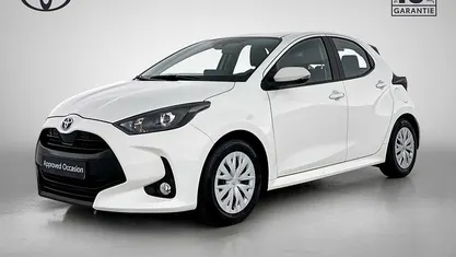 Occasion Toyota Yaris Hybrid Comfort 116 PK (85 kW) 2023 Zilver Hatchback