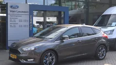 Grijs, metallic lak Gebruikt 2018 Ford Focus Titanium Hatchback | € 12.400 (Eerlijke prijs)