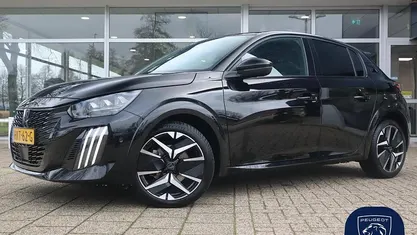 Zwart Occasion 2025 Peugeot 208 GT Hatchback | € 24.950 (Eerlijke prijs)
