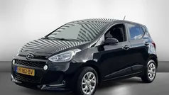 Zwart, metallic lak Gebruikt 2020 Hyundai i10 Premium Hatchback | € 11.940 (Eerlijke prijs)