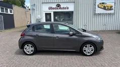 Gebruikt 2019 Peugeot 208 Signature Sky Hatchback | € 7.999 (Super prijs)