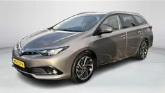 Gebruikt 2015 Toyota Auris Stationwagen | € 14.945 (Eerlijke prijs)