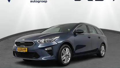 Blauw Gebruikt 2019 Kia Ceed Hatchback | € 13.950 (Eerlijke prijs)