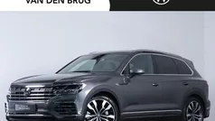 Grijs Gebruikt 2021 VW Touareg Elegance SUV | € 55.195 (Eerlijke prijs)