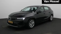Zwart Gebruikt 2022 Opel Astra Edition Hatchback | € 17.940 (Eerlijke prijs)