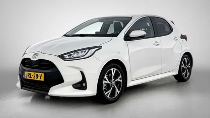 Wit Occasion 2025 Toyota Yaris Hybrid Edition Hatchback | € 25.445 (Eerlijke prijs)