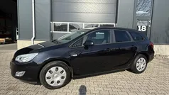 Zwart Gebruikt 2011 Opel Astra Edition Stationwagen | € 3.750 (Goede deal)