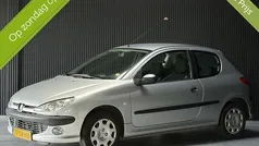 Grijs Gebruikt 2006 Peugeot 206 Hatchback | € 1.499 (Eerlijke prijs)