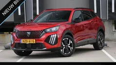 Rood Gebruikt 2024 Peugeot 2008 Allure SUV | € 25.995 (Goede deal)