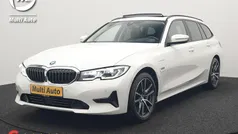 Gebruikt 2022 BMW 330e Sport Line Stationwagen | € 32.890 (Super prijs)