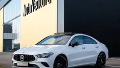 Wit, metallic lak Gebruikt 2023 Mercedes CLA180 AMG line Sedan | € 39.950 (Eerlijke prijs)